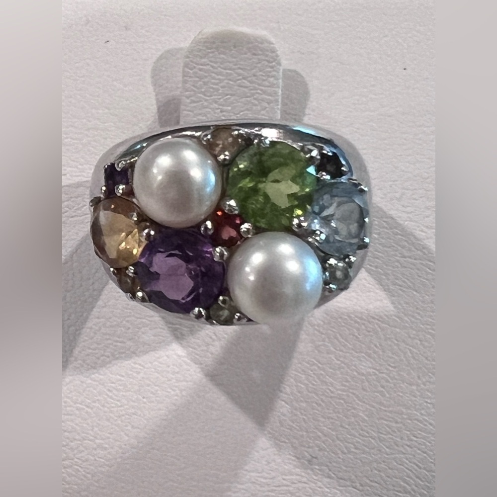 Ross Simon’s 2.85cttw multi gemstone and cultured pearl ring. - Picture 2 of 9